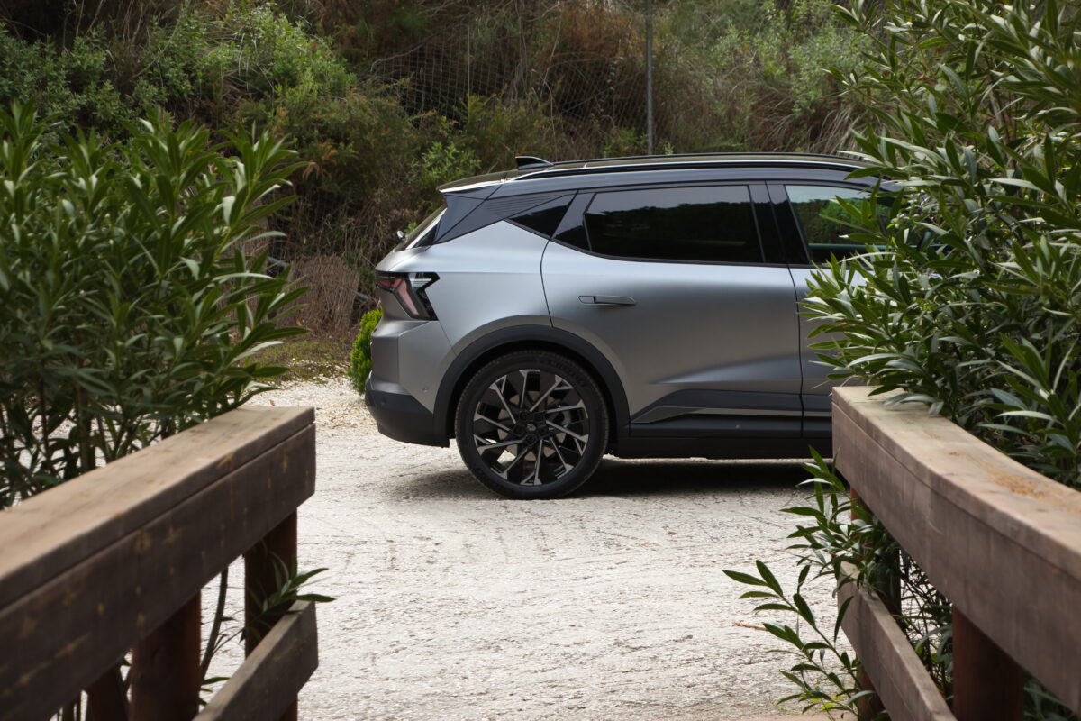 RENAULT