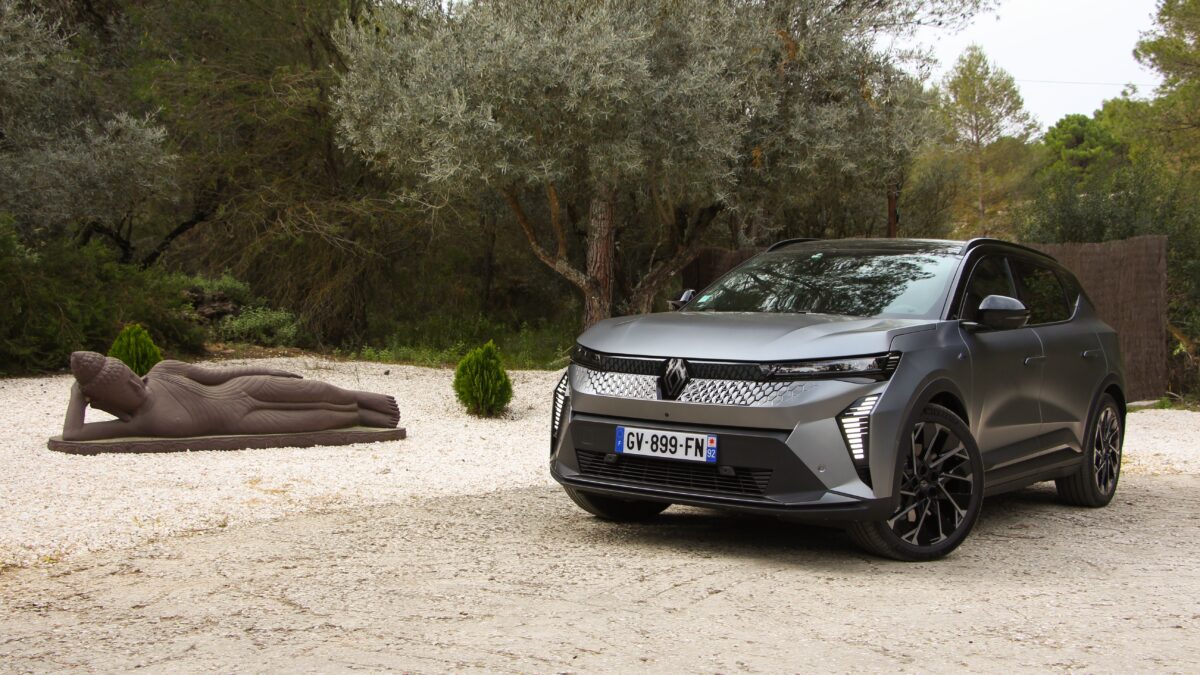 RENAULT