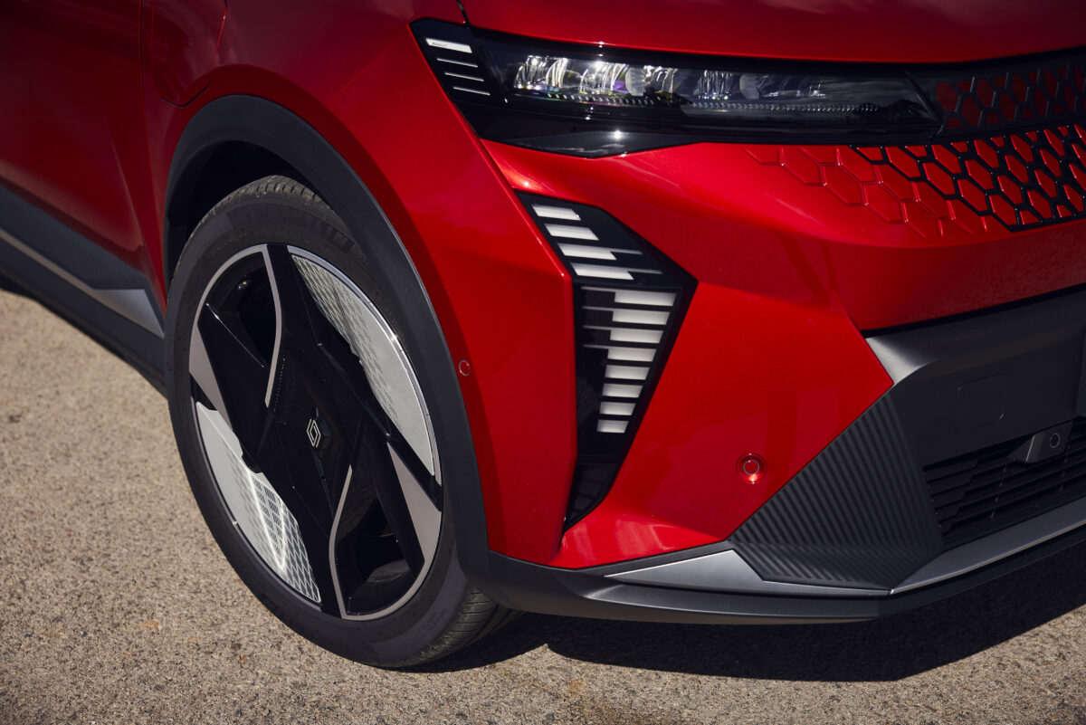 RENAULT