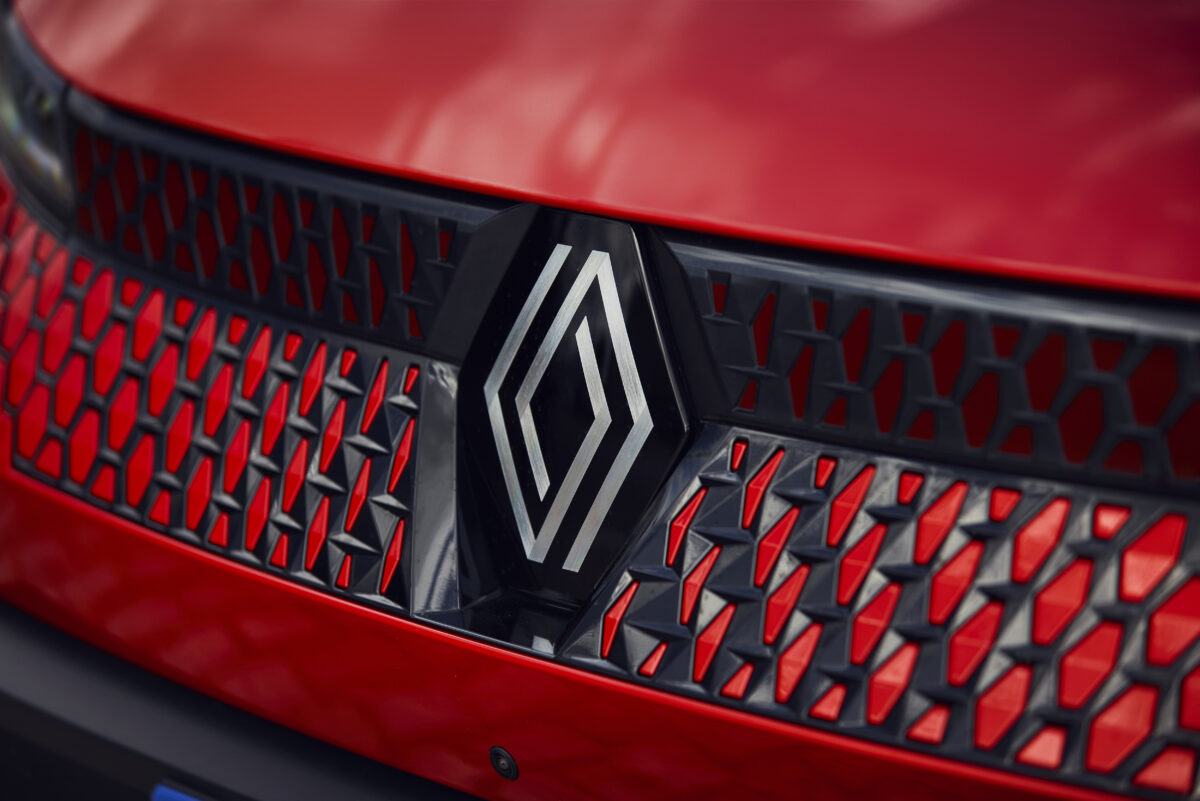 RENAULT
