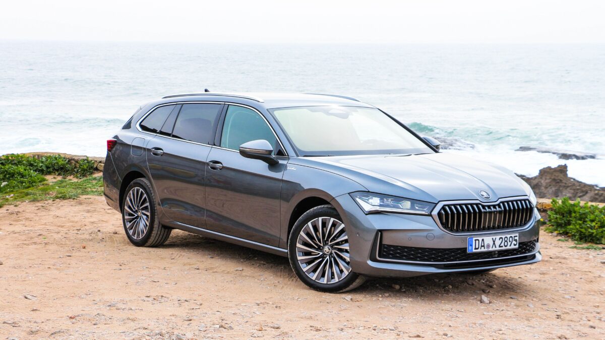 SKODA SUPERB