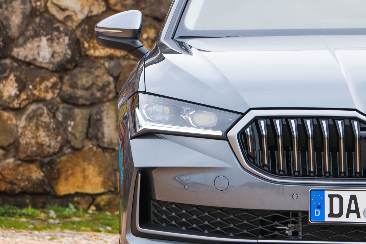 SKODA SUPERB