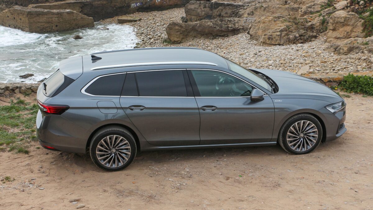 SKODA SUPERB