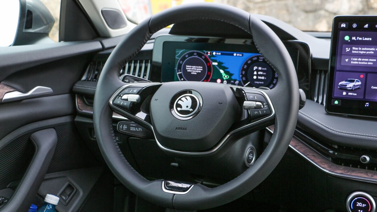 SKODA SUPERB