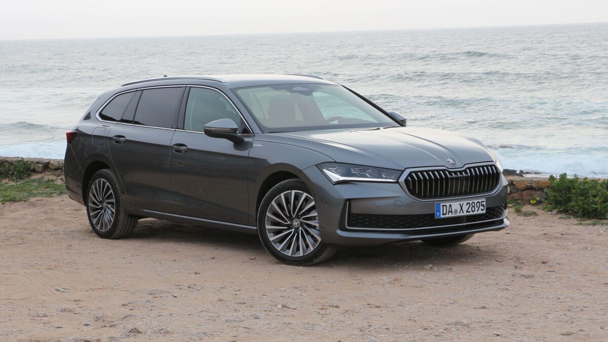SKODA SUPERB