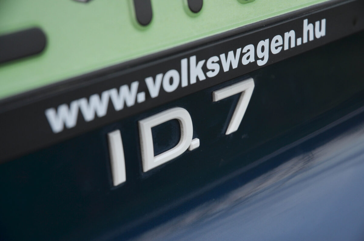 VOLKSWAGEN ID.7