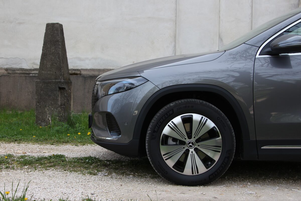 MERCEDES-BENZ