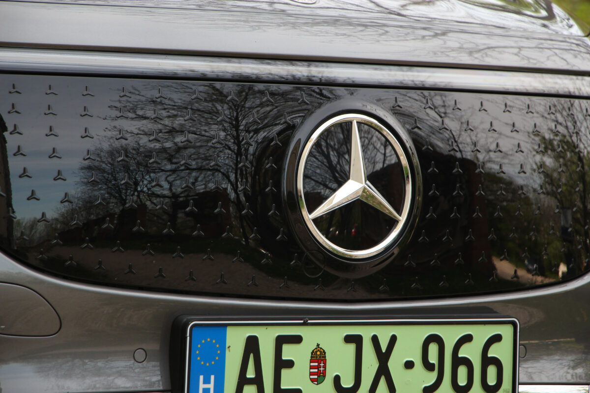 MERCEDES-BENZ