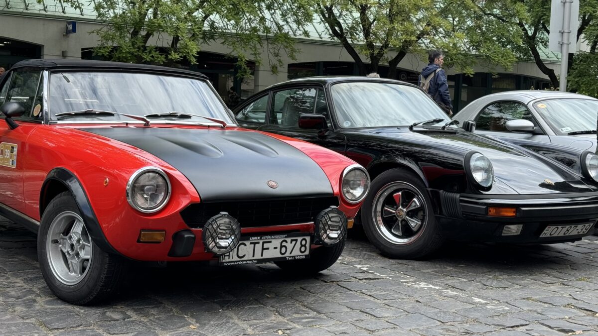 FERRARI 365