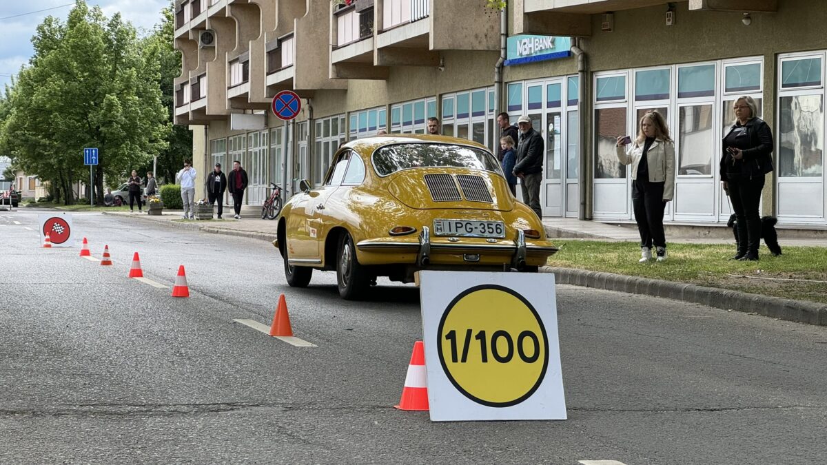FERRARI 365