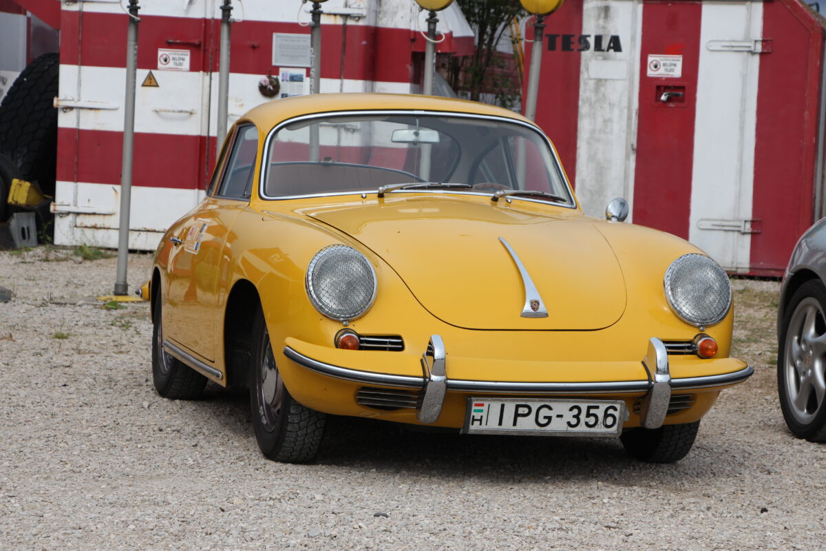 FERRARI 365