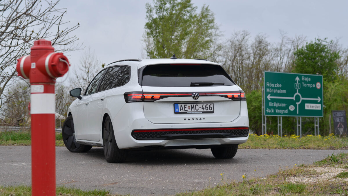 VOLKSWAGEN PASSAT