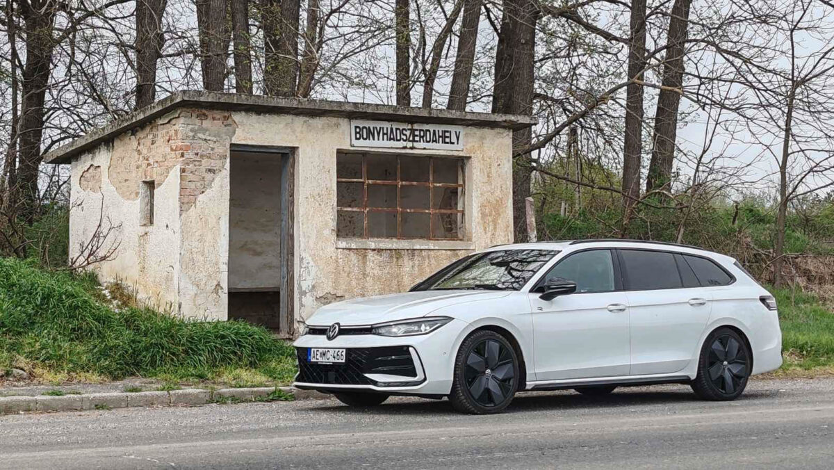 VOLKSWAGEN PASSAT