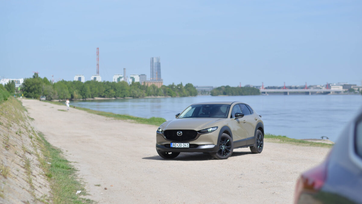 MAZDA CX-30