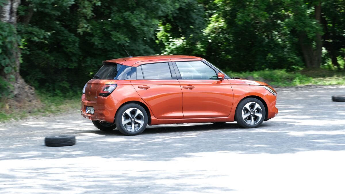 SUZUKI SWIFT