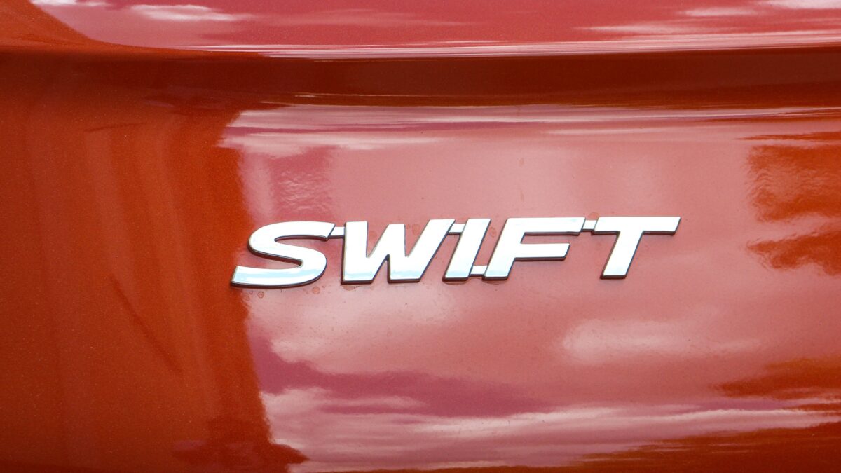 SUZUKI SWIFT