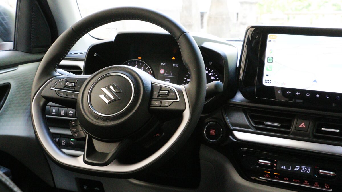 SUZUKI SWIFT