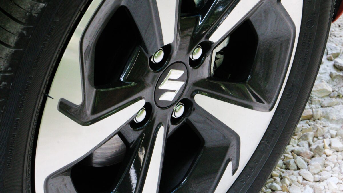 SUZUKI SWIFT