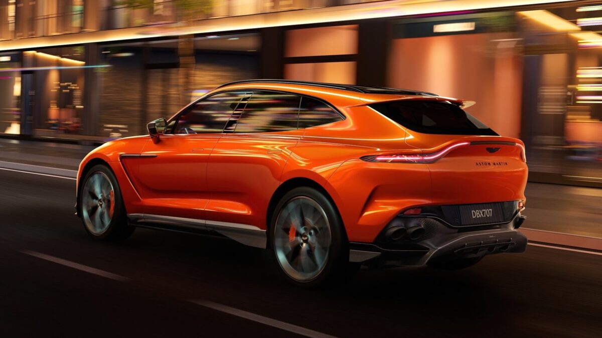 ASTON MARTIN DBX