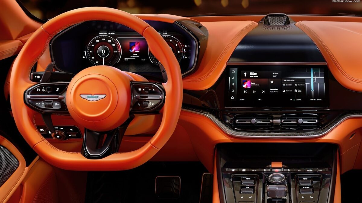ASTON MARTIN DBX