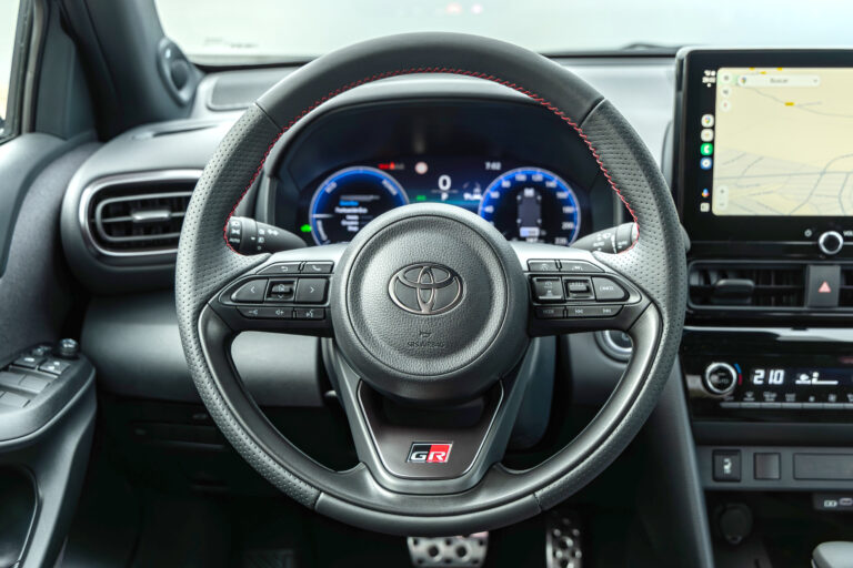 TOYOTA 