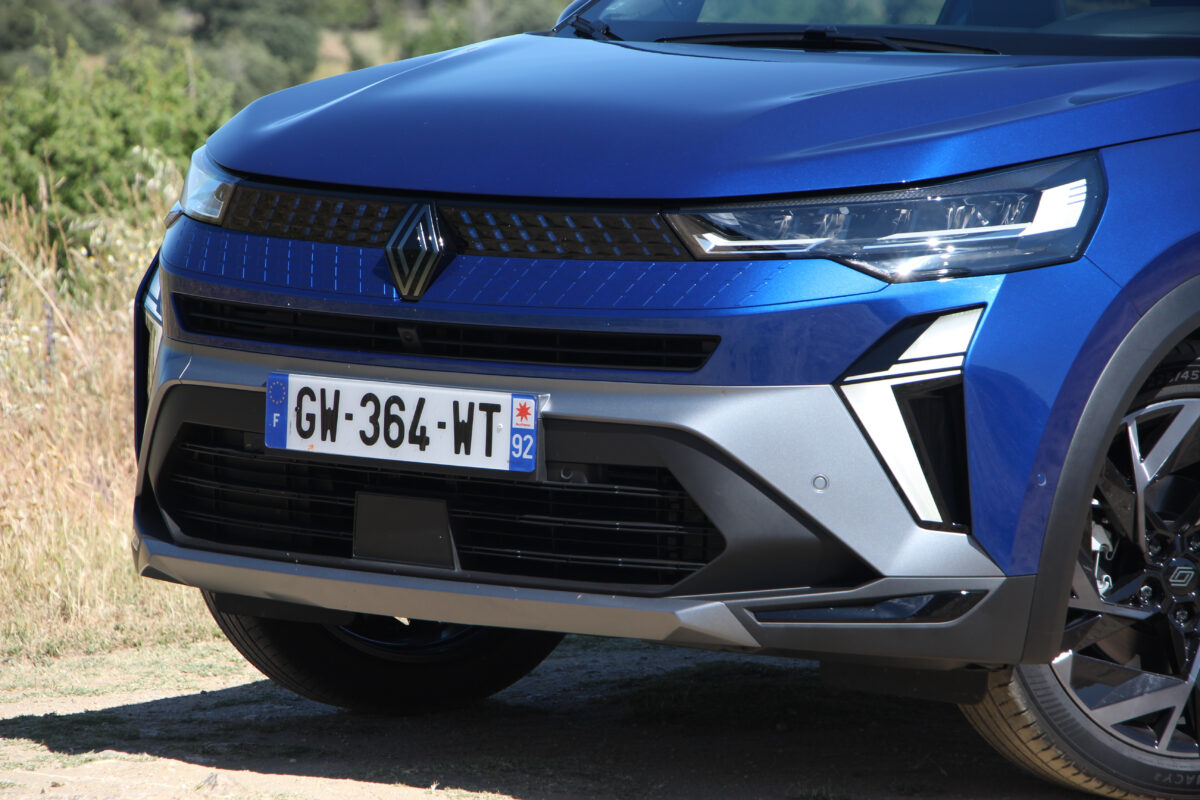 RENAULT