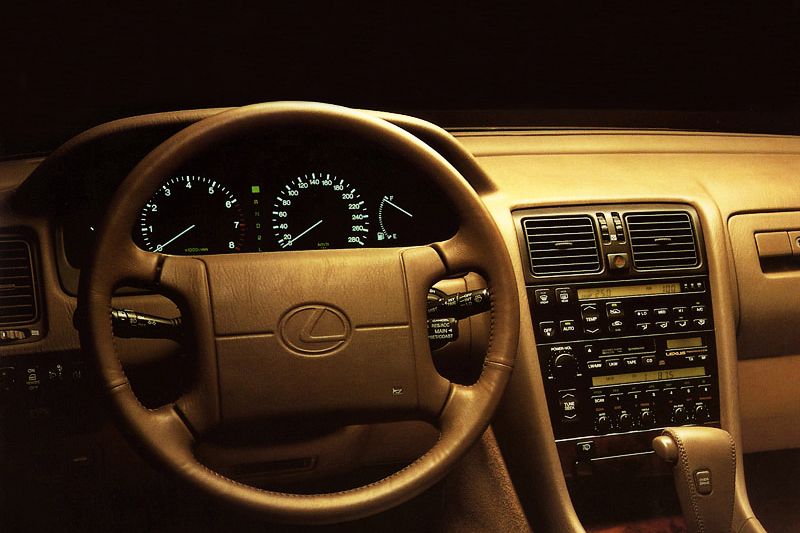 LEXUS