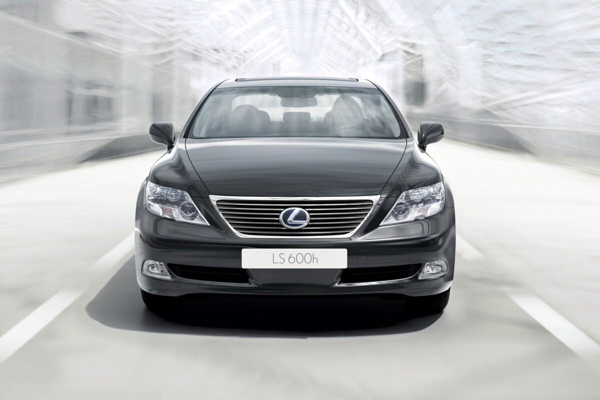LEXUS