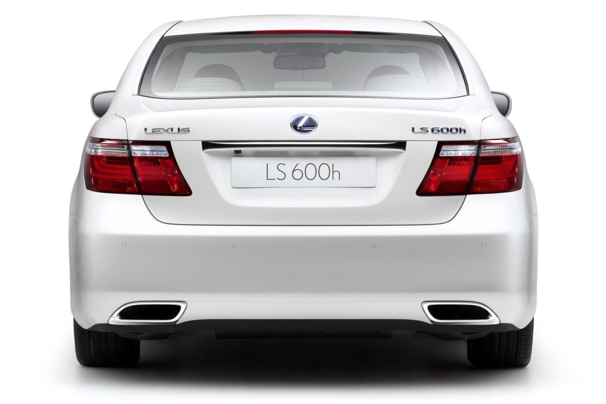LEXUS
