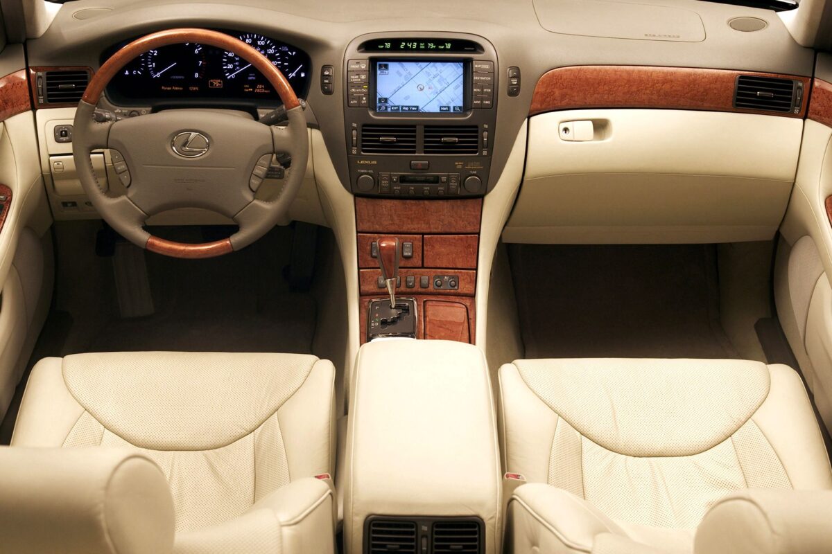 LEXUS