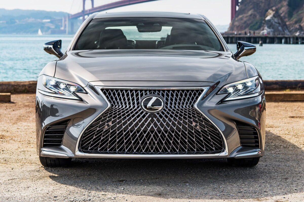 LEXUS