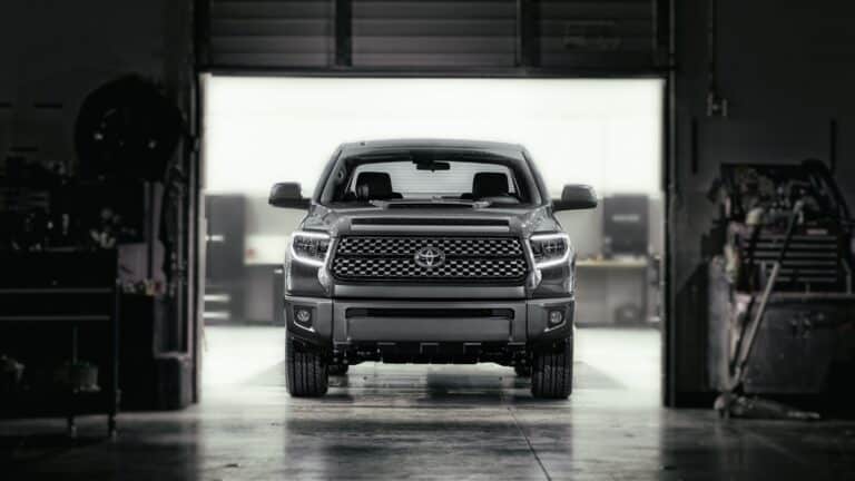 Egy kis Toyota Tundra töri