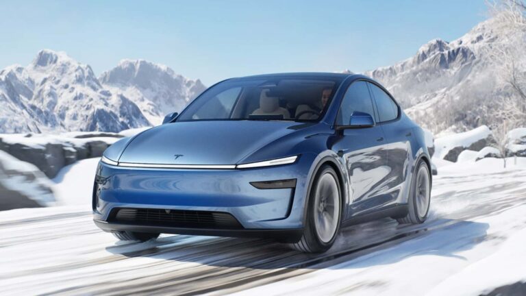 Új arccal és nagyobb hatótávval csábít a frissített Tesla Model Y