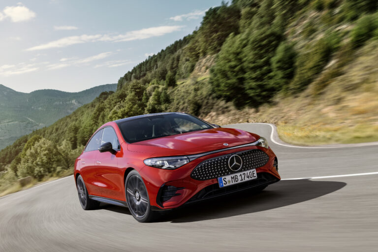 Csillag csillag hátán, itt az első tisztán elektromos Mercedes CLA