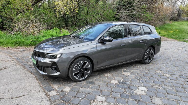 Ilyen az Opel villanykombija!