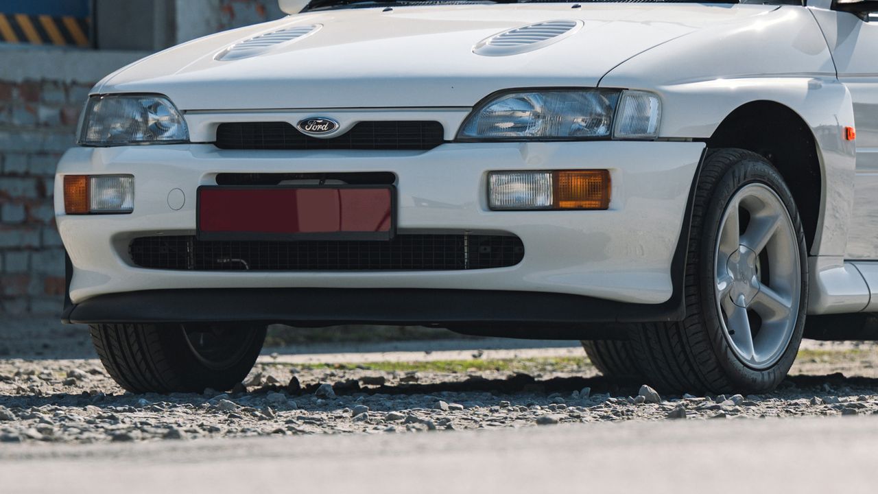 Ennyibe kerül a világ egyik legritkább Ford Escortja!