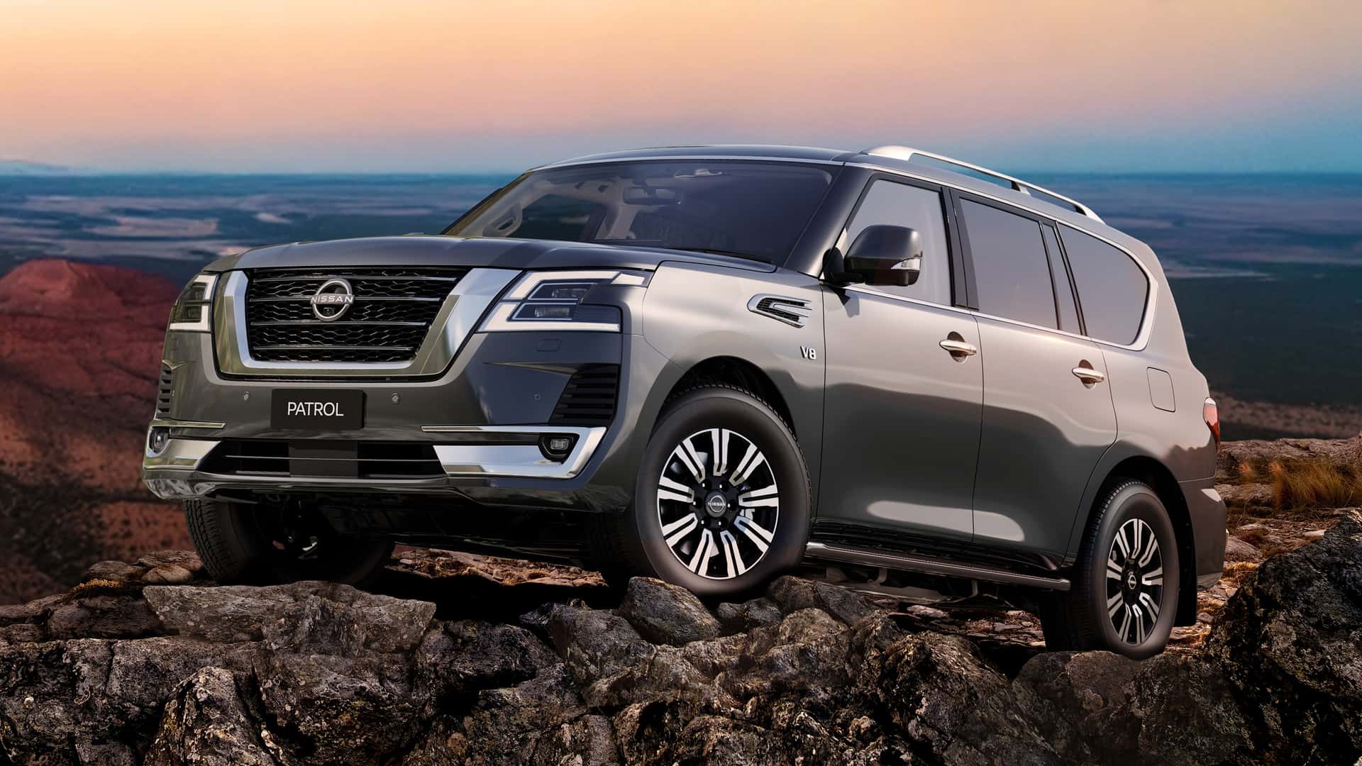 Ez a Nissan még ma is kapható V8-as motorral!