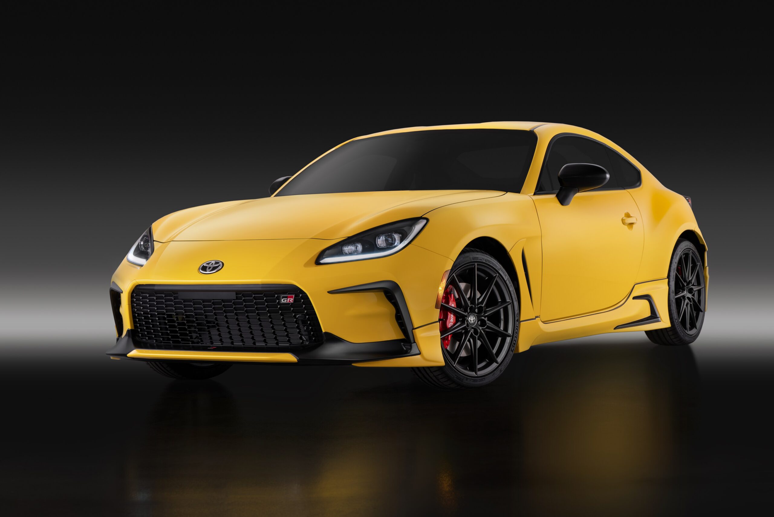 Négy kipufogós, limitált szériás Toyota kupé a láthatáron