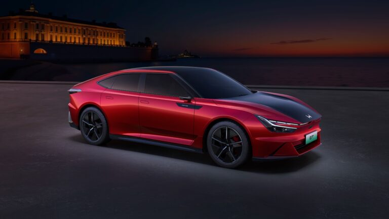 6 képernyő már elég lesz? Íme az új Honda GT!