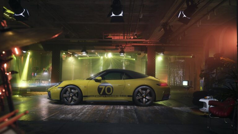 Kezdhetnek spórolni a gyűjtők, itt az újabb limitált Porsche 911