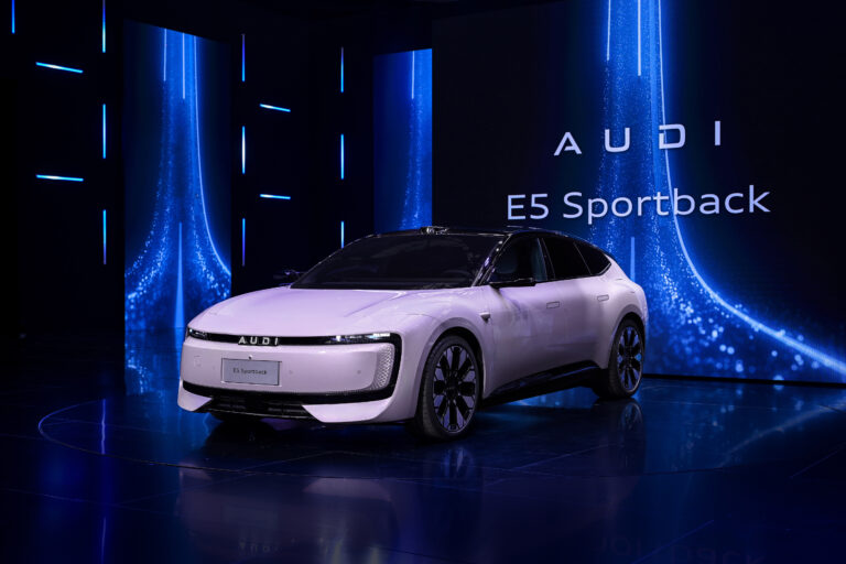 Itt az első nagybetűs AUDI!