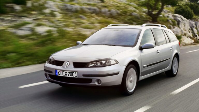 Francia prémium 20 év után? Végsebesség-teszten egy Laguna V6!
