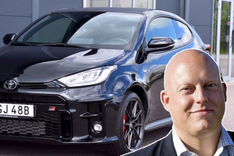 Toyotával jár a svéd "sportautógyáros"!