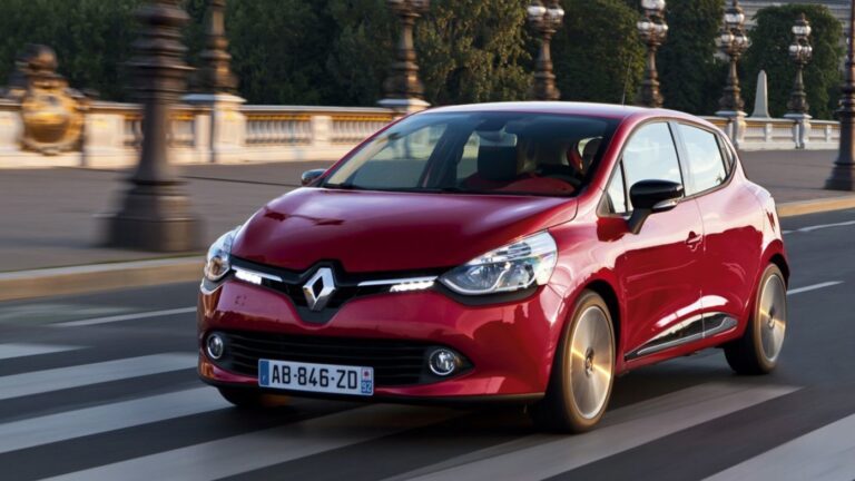 191 km/órás végsebesség 0,9 literes motorral? Ez a használt Renault képes rá!