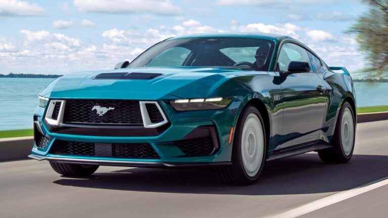 Lenézett típusra hajaz a retró csomagolású Ford Mustang