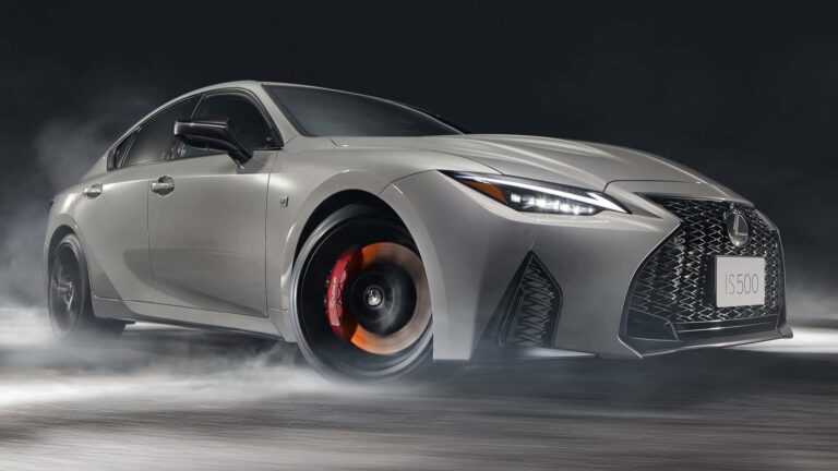 Furcsa nevű szériával búcsúzik a legerősebb Lexus IS