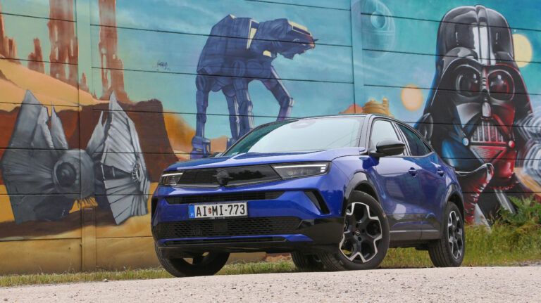 Finomabb lett a kávé? - Teszten a frissített Opel Mokkák!