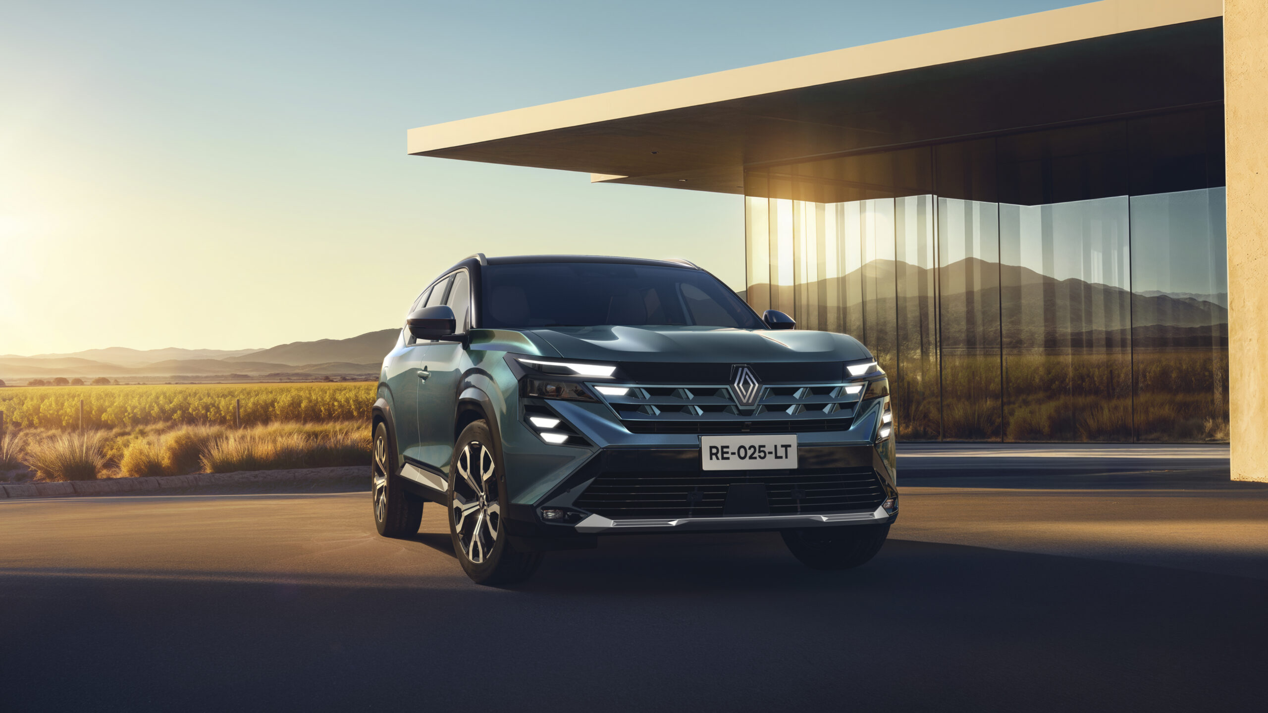 Átemblémázott Dacia Bigster? Annál sokkal több az új Renault!