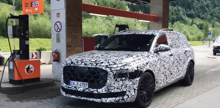 Érkezik az Audi új csúcsmodellje! Már az utakon tesztelik a Q9-est!