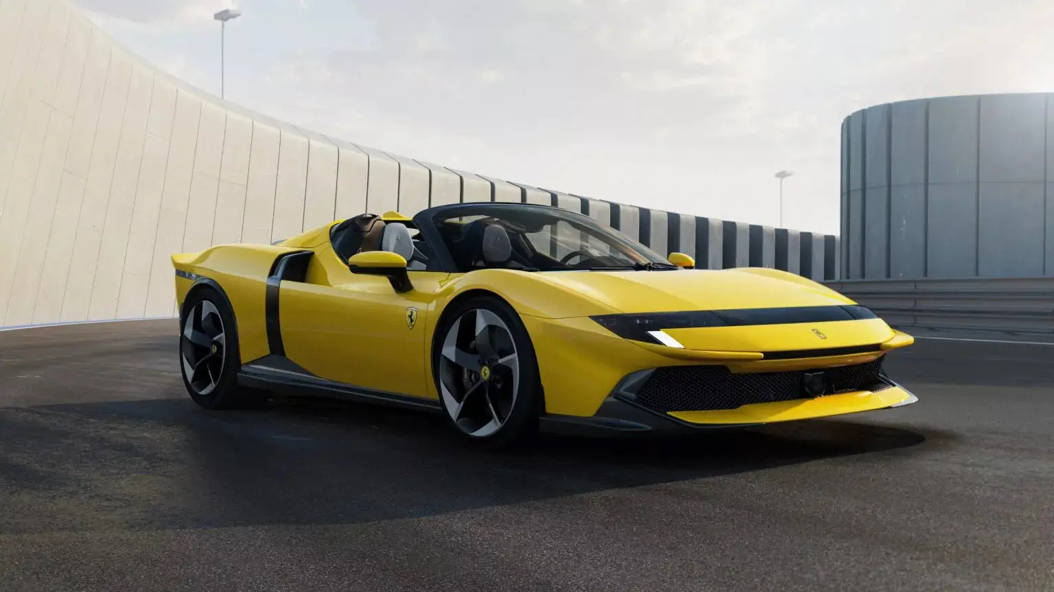 Ismerős néven érkezik a Ferrari csúcsmodellje